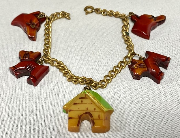 BB194 vintage bakelite dog/doghouse bracelet